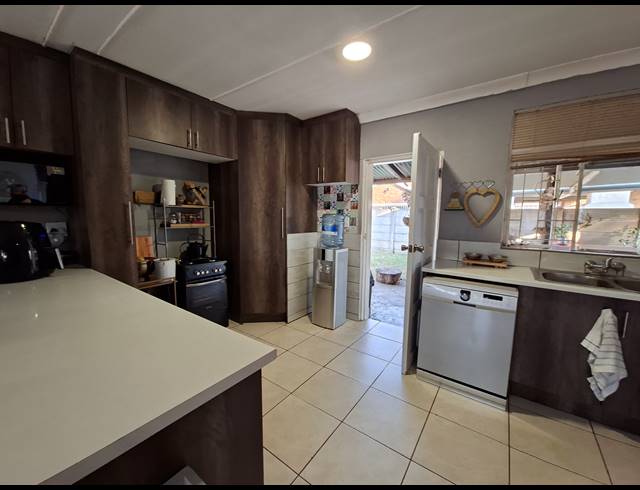 3 BEDROOM HOUSE FOR SALE IN MEYERTON CENTRAL